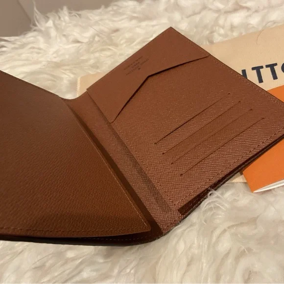 Louis Vuitton Monogram Passport Holder - Picture 2 of 8